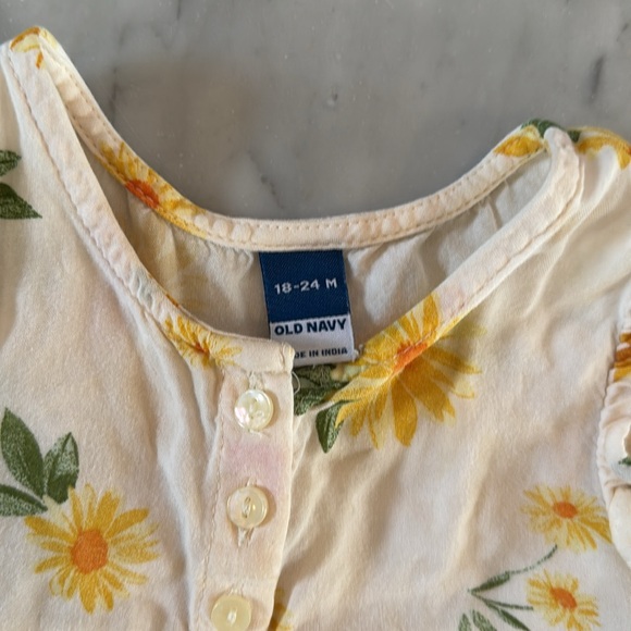 Toddler Girl old navy matching floral set - 18/24 Month - Picture 2 of 5